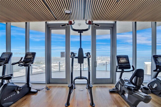 Building Photo - 300 Biscayne Blvd Way