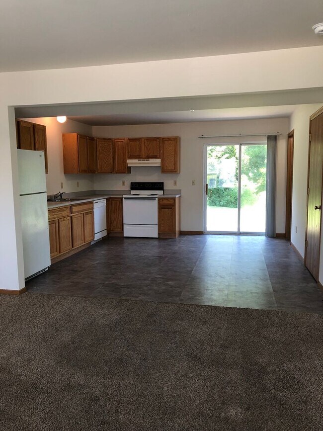Building Photo - 415 Briden