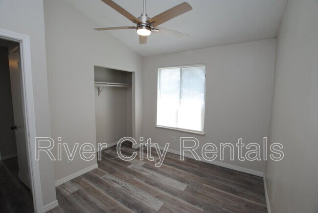 Building Photo - 2430 N Seabury Pl