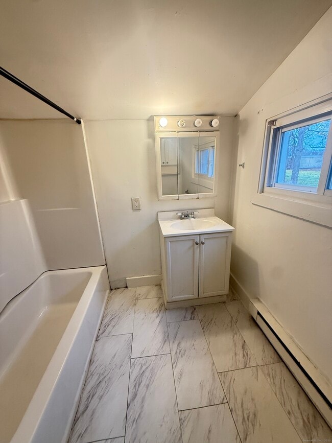 Building Photo - 23 Hayward Ave