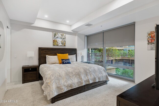 Building Photo - 7121 E Rancho Vista Dr