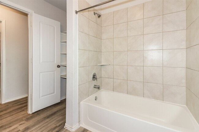 Building Photo - 24339 Veratti Ln