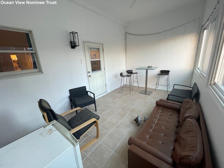 Building Photo - 236 Hanover St