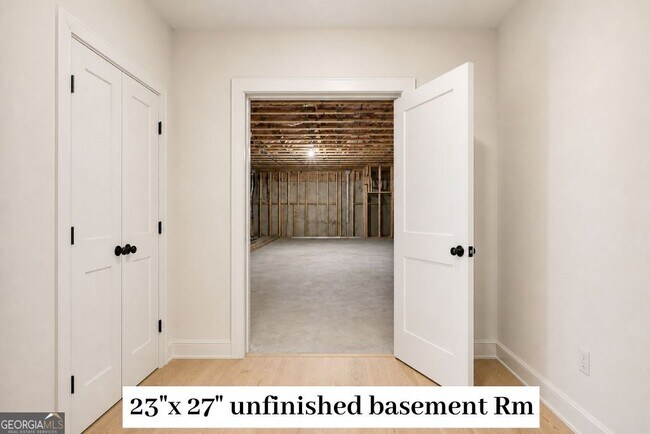 Building Photo - 940 Laurel Brooke Ave