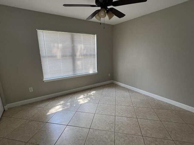 Building Photo - 11644 Sarita Ct