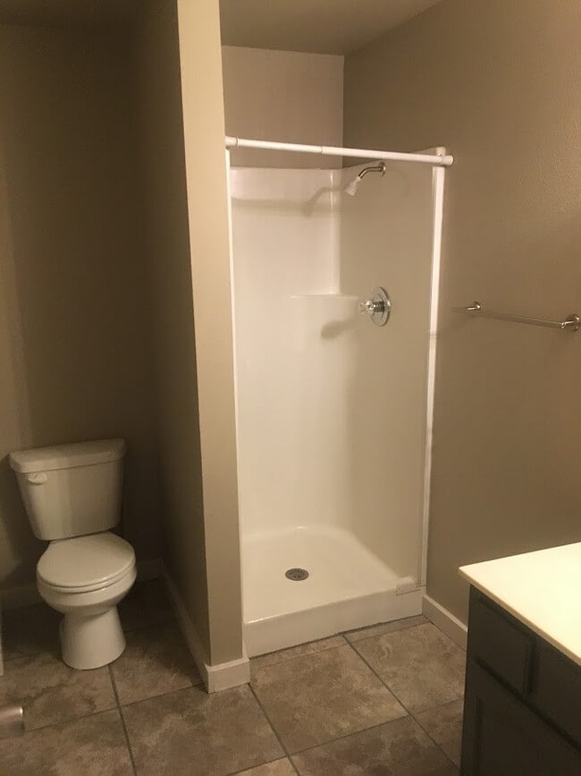 Building Photo - Storer Ave