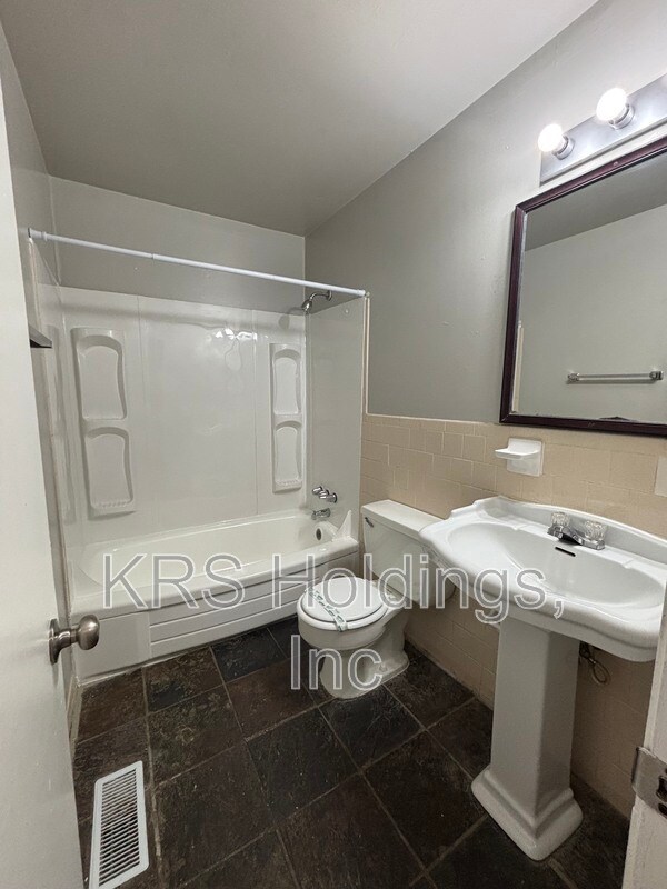 Building Photo - 5228 Goolsby Ct