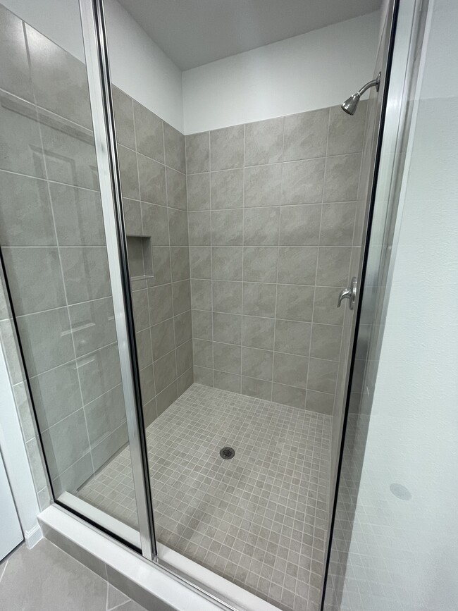 Building Photo - 16374 POWERSCOURT Dr