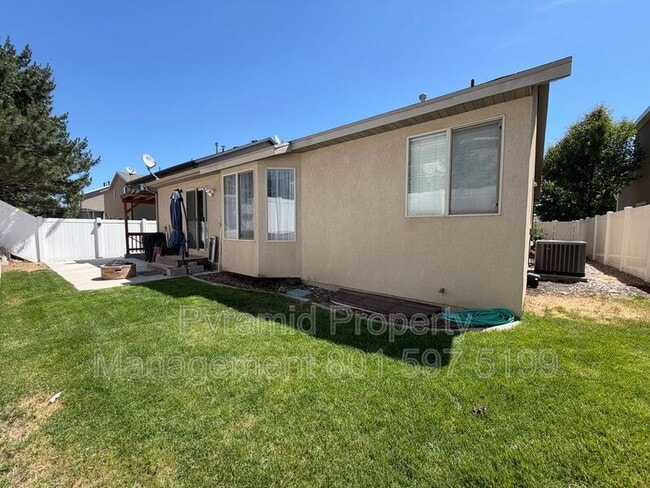 Building Photo - 12894 Cactus Berry Dr
