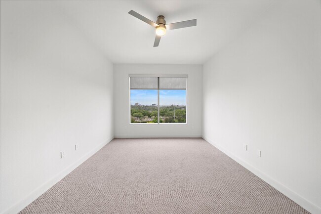 Building Photo - 3333 Allen Pkwy