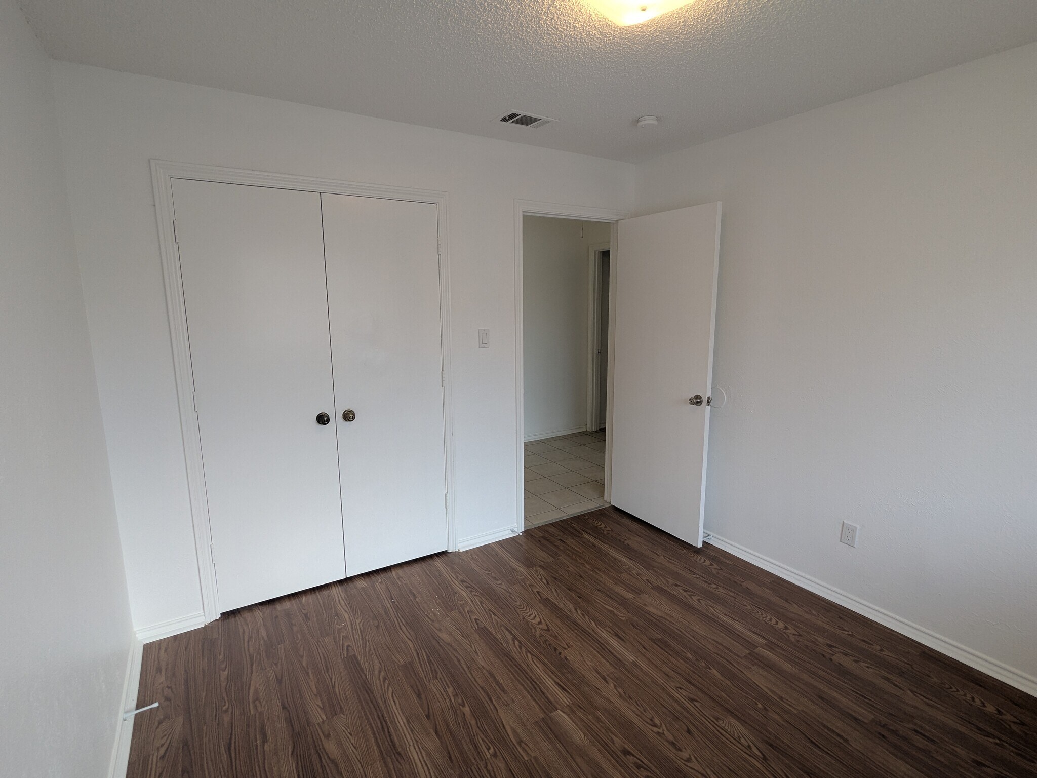 Building Photo - 2410 Cordoba Dr