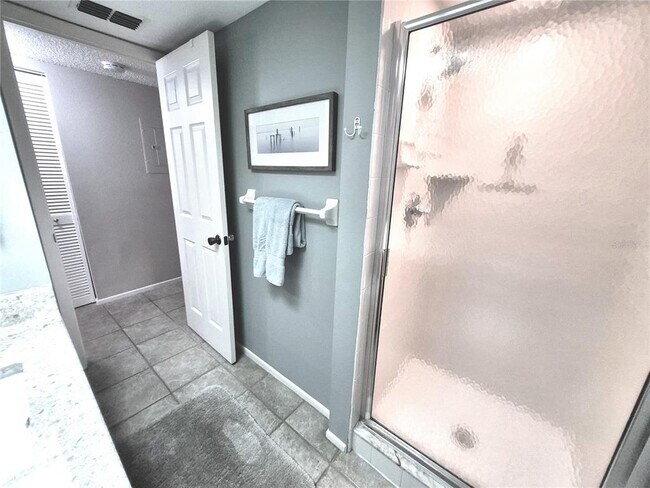 Building Photo - 50 Woodlake Pl