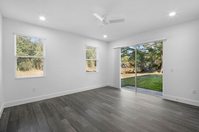 Building Photo - Luxury New construction 3 bedroom 2 baths located in North Port