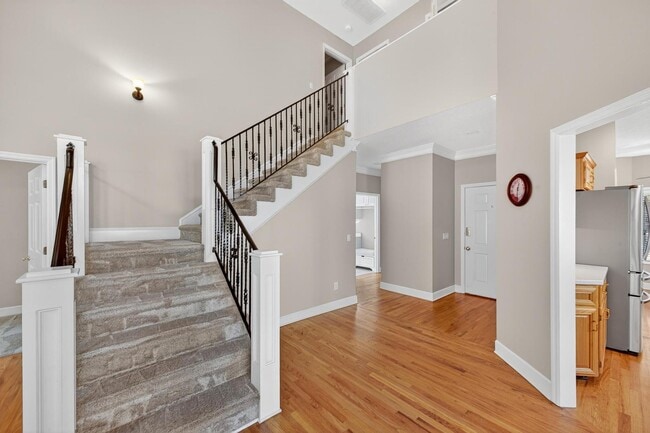 Building Photo - 205 Club Villa Dr W