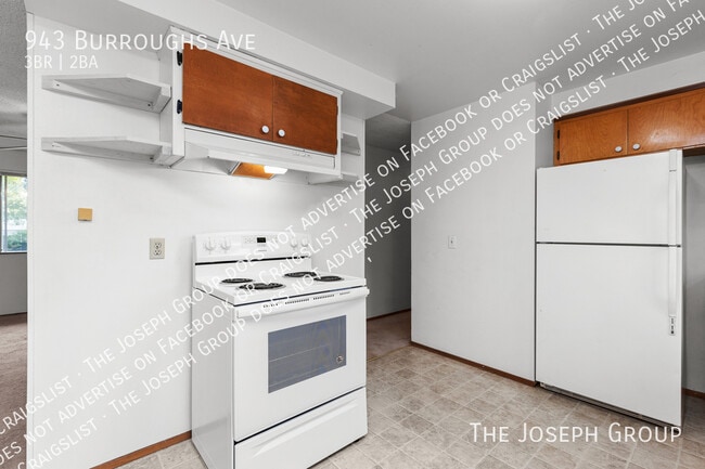 Building Photo - 943 Burroughs Ave