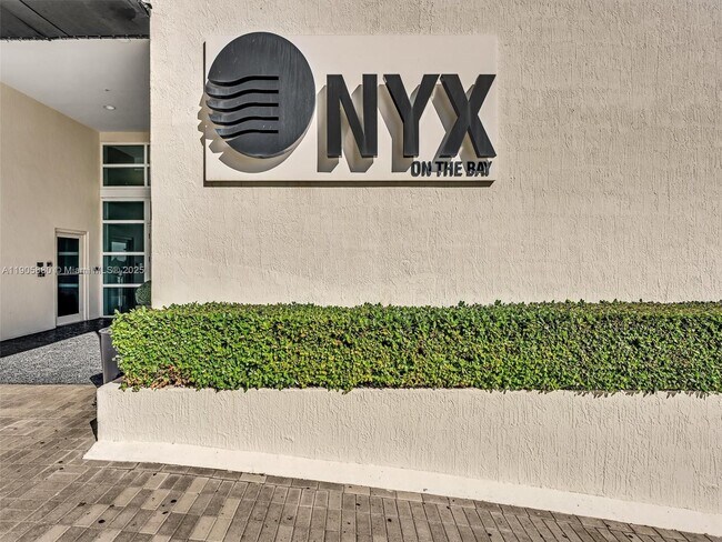 Building Photo - 665 NE 25th St