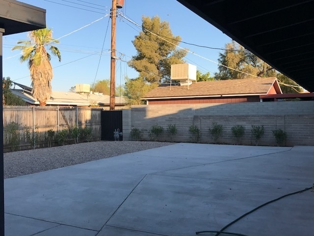 Building Photo - PRE-LEASE AUGUST 2026 - Spacious Guest House