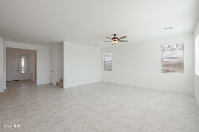 Building Photo - 14819 W Cottontail Ln