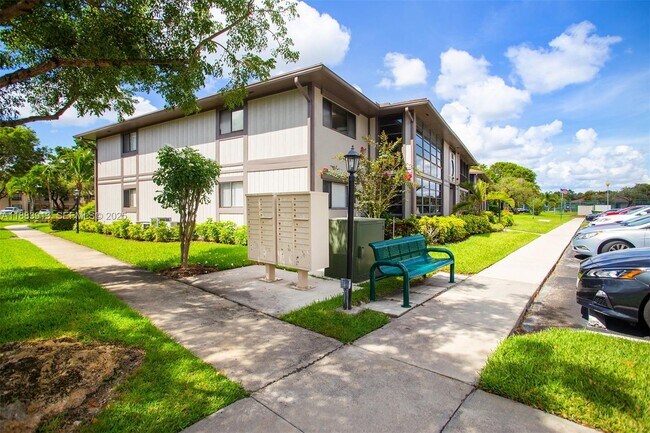 Building Photo - 9711 W McNab Rd