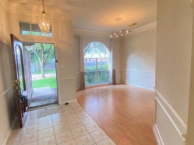 Building Photo - 20723 Spring Rose Dr