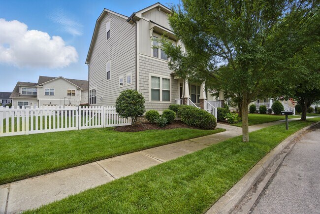 Building Photo - 605 Robert Frost Rd