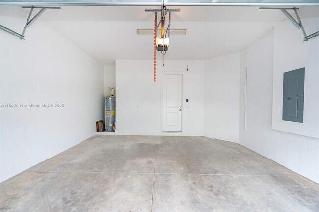 Building Photo - 11670 SW 13th Ln