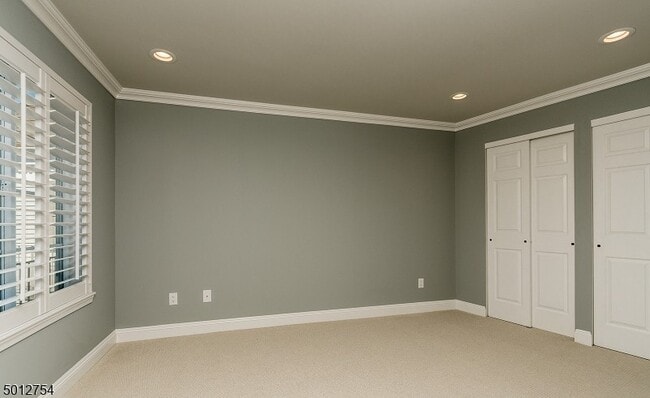 Building Photo - 255 Riveredge Dr