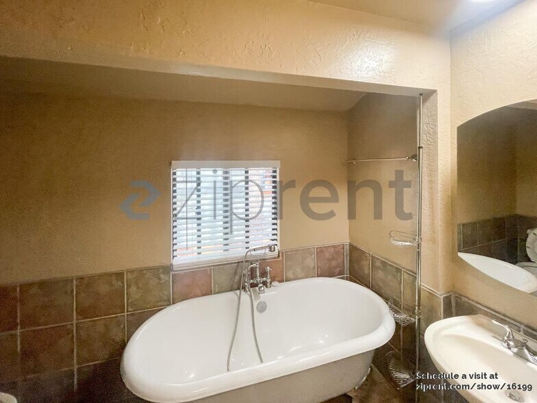 Building Photo - 3510 Blackwood Rd