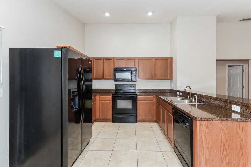 Building Photo - 5059 Belmont Park Ln