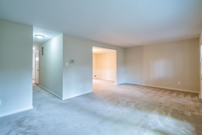 Building Photo - Location is Everything With This 3 Bedroom...