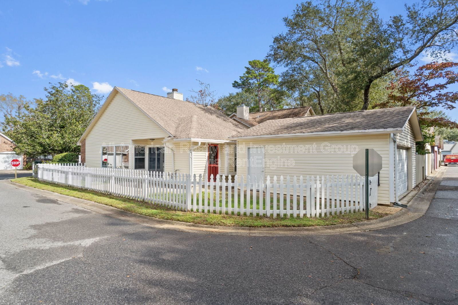 Building Photo - 110 Parkwood Dr