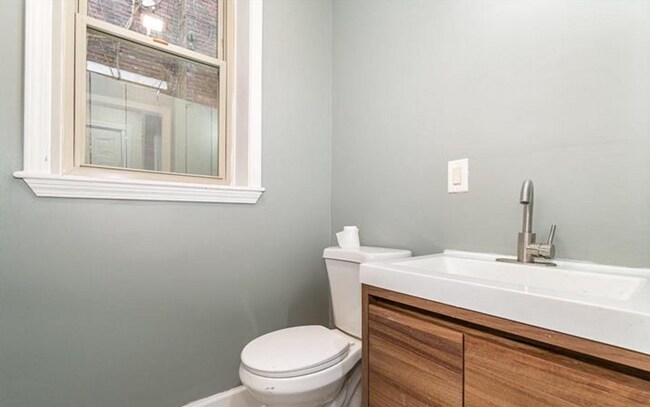 Building Photo - 1228 Market St