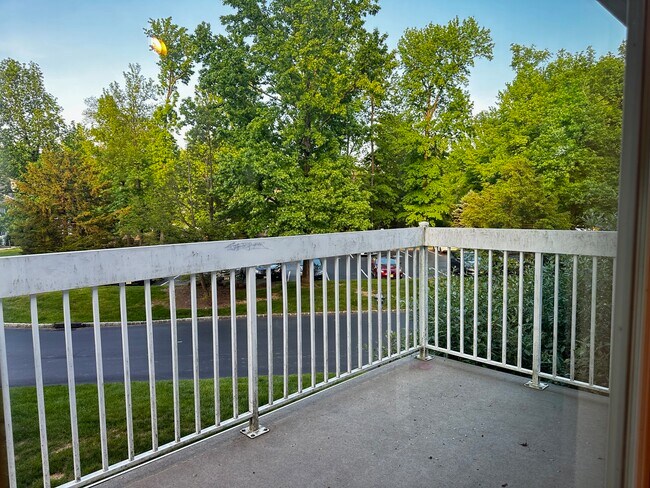 Building Photo - 2 Wynwood Dr