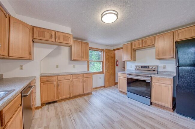 Building Photo - 4465 Mt Troy Rd Ext