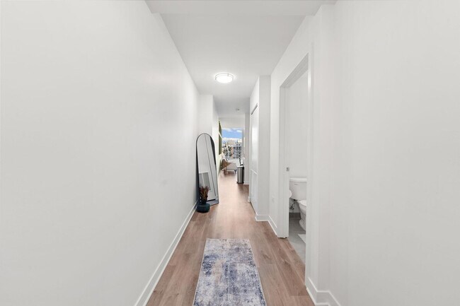 Building Photo - 720 S Wells St
