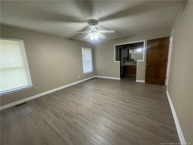 Building Photo - 6160 Lakeway Dr