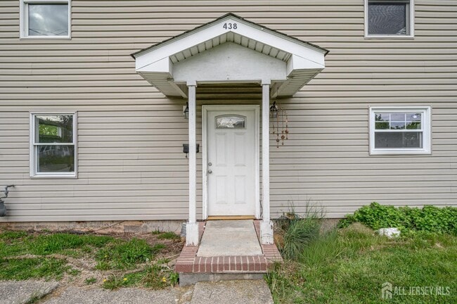Building Photo - 438 Belgrade St