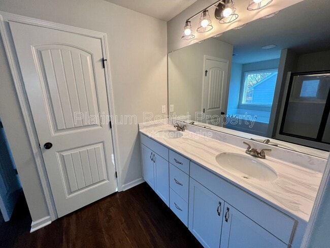 Building Photo - 244 Stonecreek Bnd