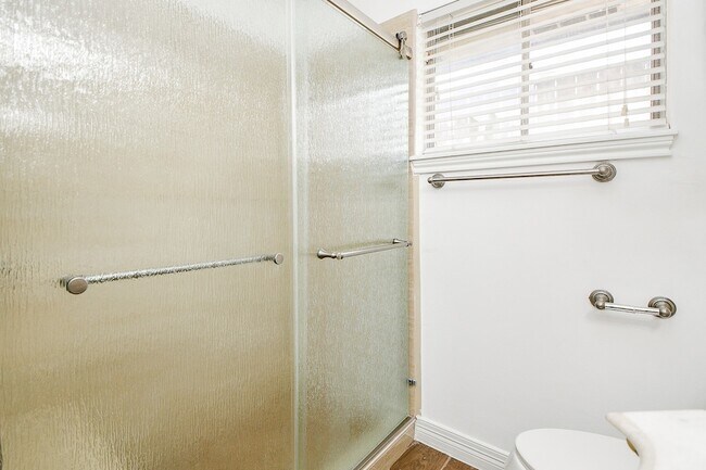 Building Photo - 7506 Creekwood Dr