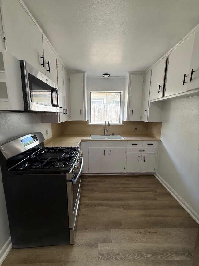 Building Photo - 1126 Stratton Dr