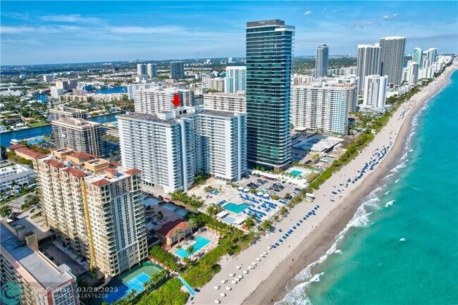 Building Photo - 2030 S Ocean Dr