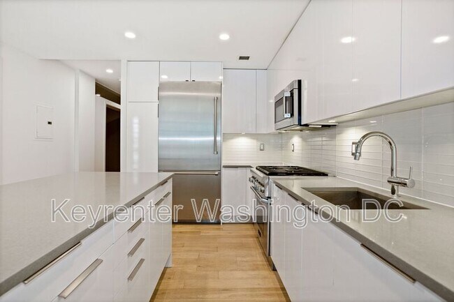 Building Photo - 45 Sutton Square SW