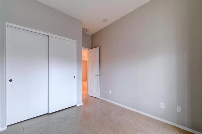 Building Photo - 44811 Paraiso Ln