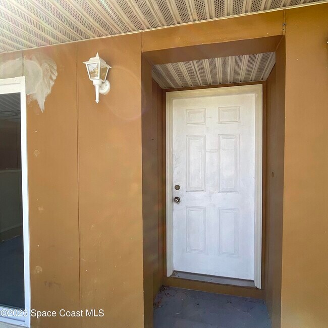 Building Photo - 753 Bianca Dr NE