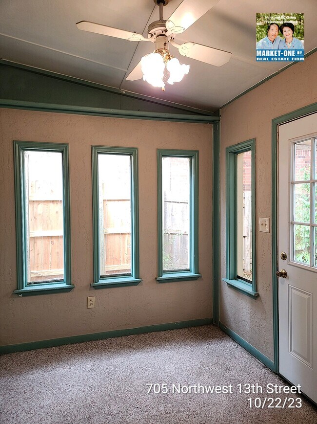 Building Photo - 705 NW 13th St