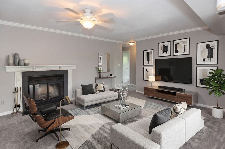 Building Photo - 10-B SUMAC CT