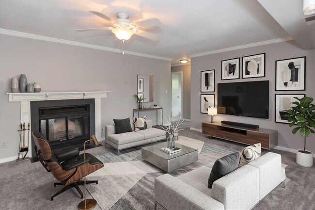Building Photo - 10-B SUMAC CT