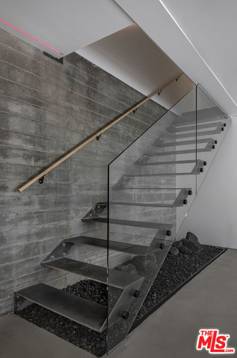 Building Photo - 2635 Hargrave Dr