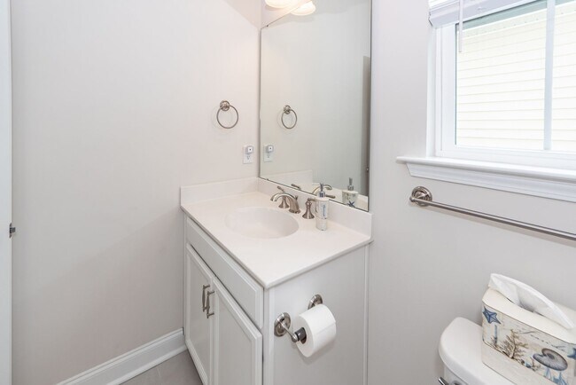 Building Photo - 121 Hawthorne Landing Dr