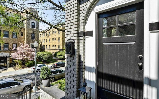 Building Photo - 1636 Argonne Pl NW